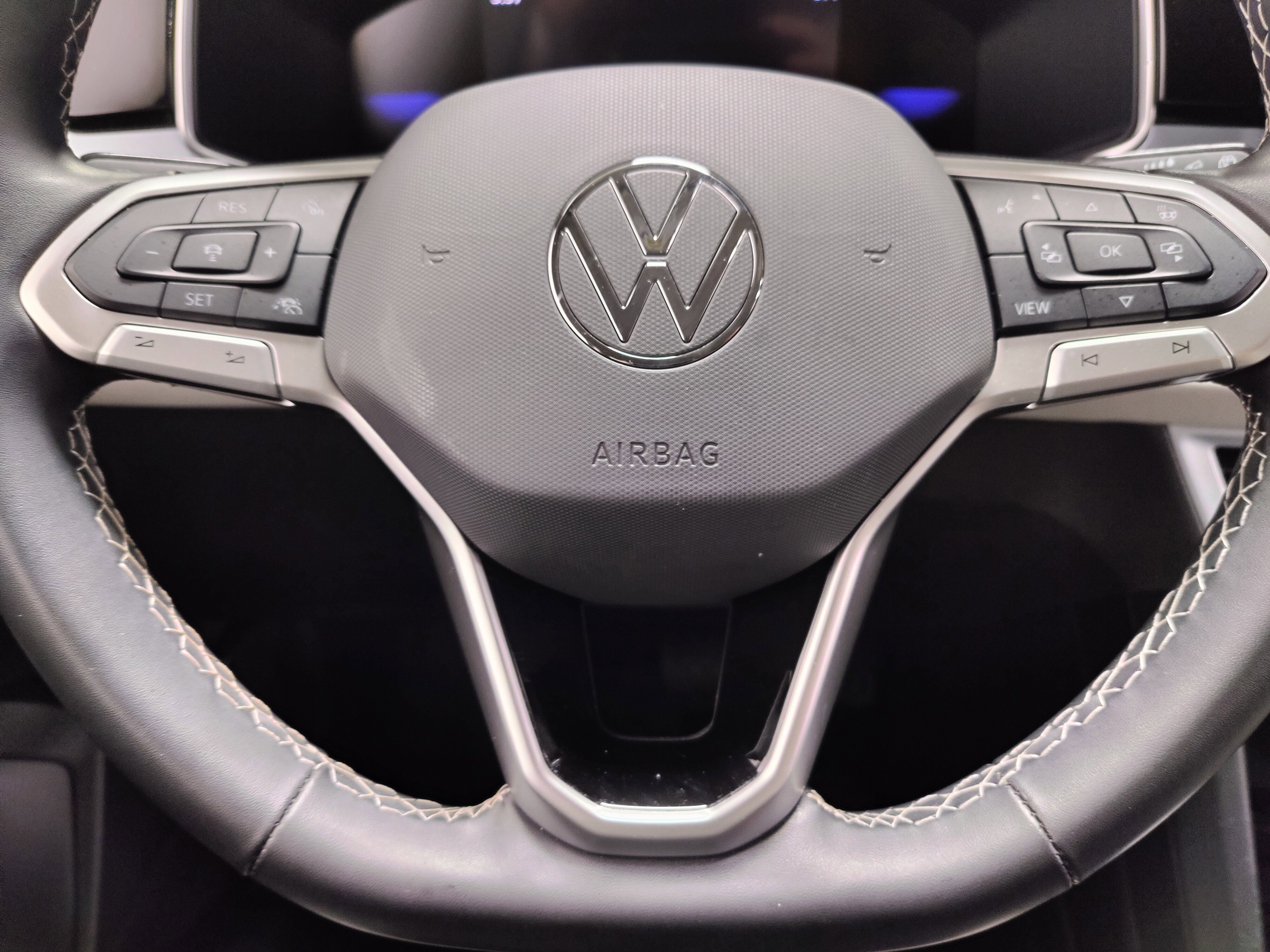 Used 2025 Volkswagen Taos SE AWD/4WD image 24