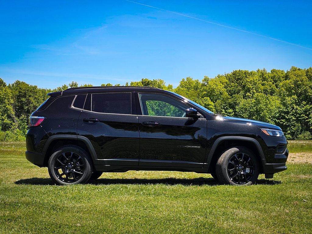 New 2026 Jeep Compass Latitude AWD/4WD image 2