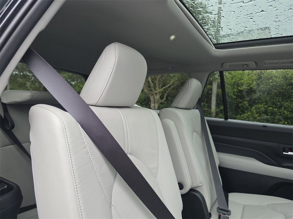 New 2026 Toyota Grand Highlander Limited image 18