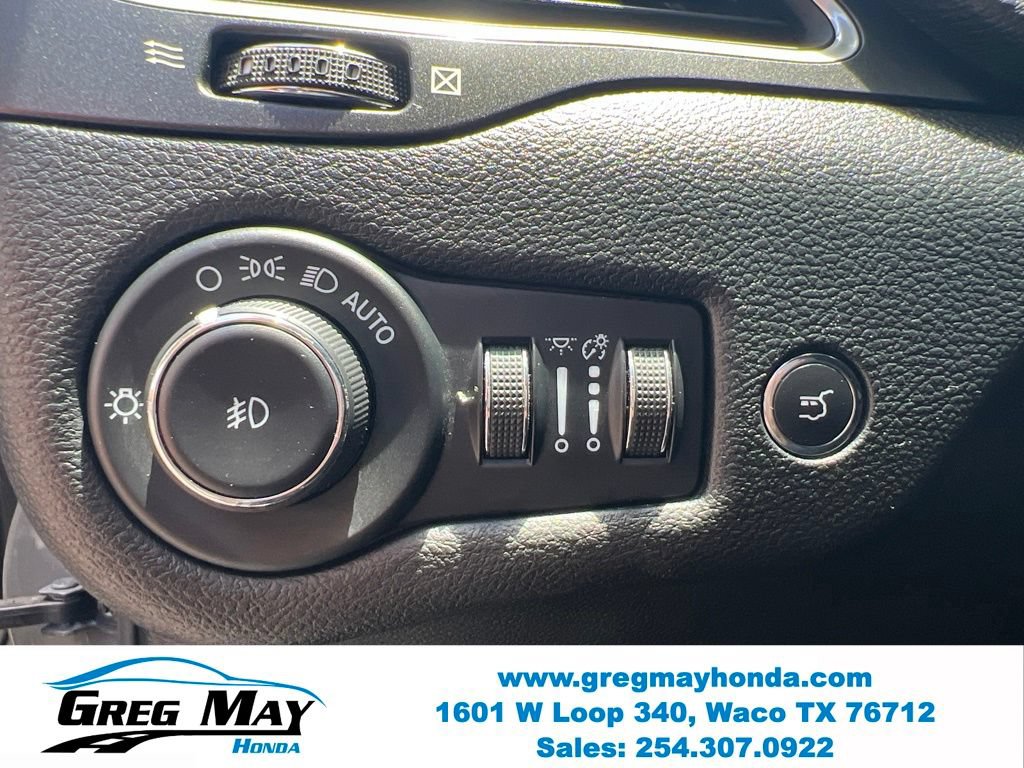 Used 2022 Jeep Cherokee Trailhawk w/ Premium Leather Package AWD/4WD image 26