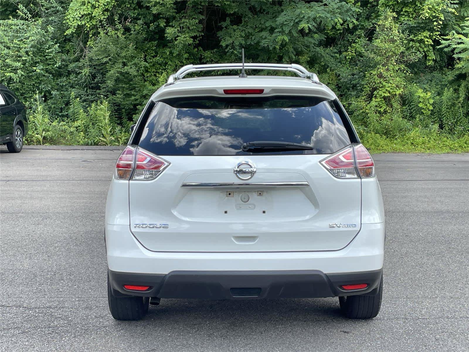 Used 2016 Nissan Rogue SV w/ SV Premium Package AWD/4WD image 4