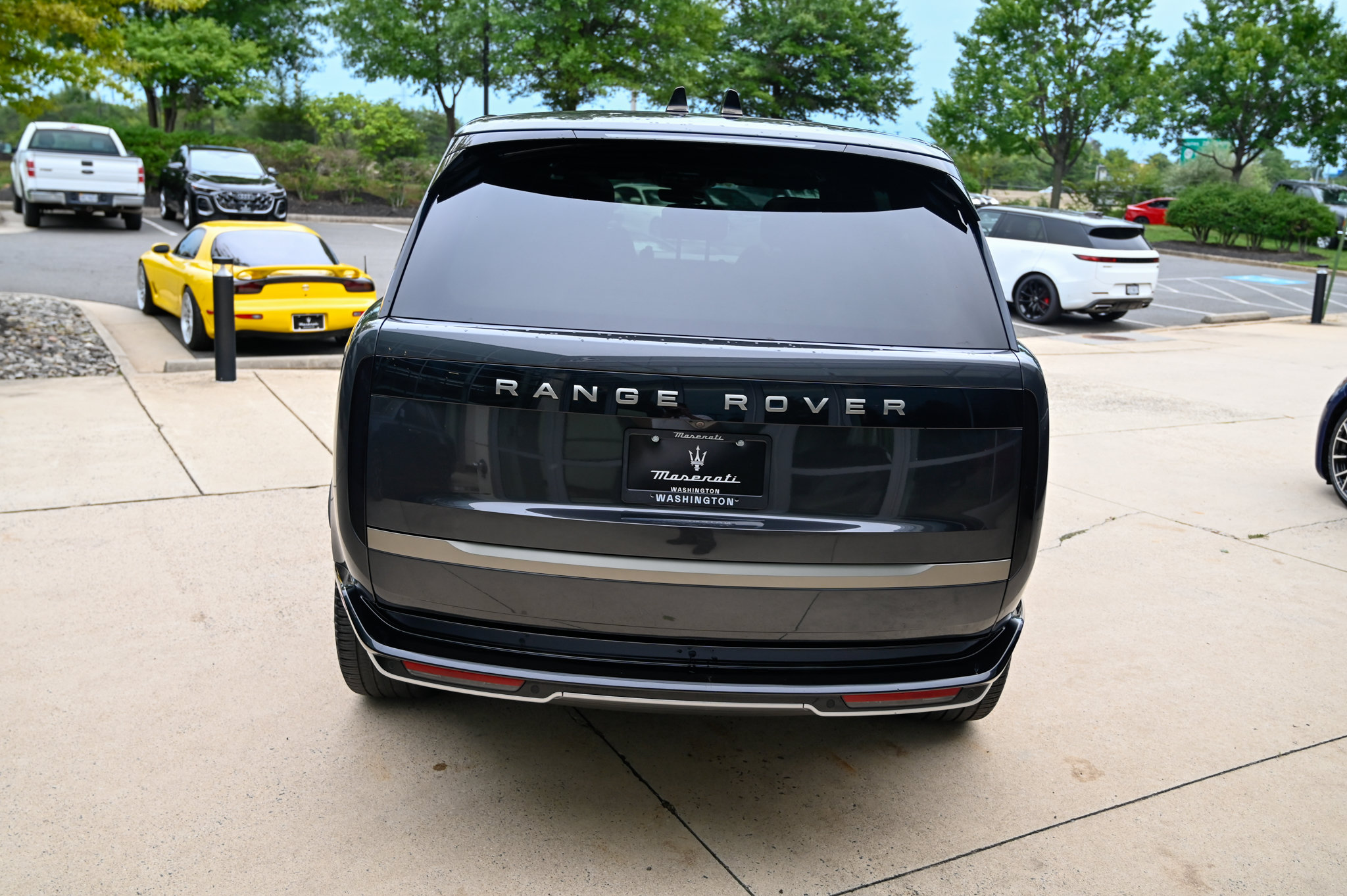 Used 2024 Land Rover Range Rover Long Wheelbase SE AWD/4WD image 6