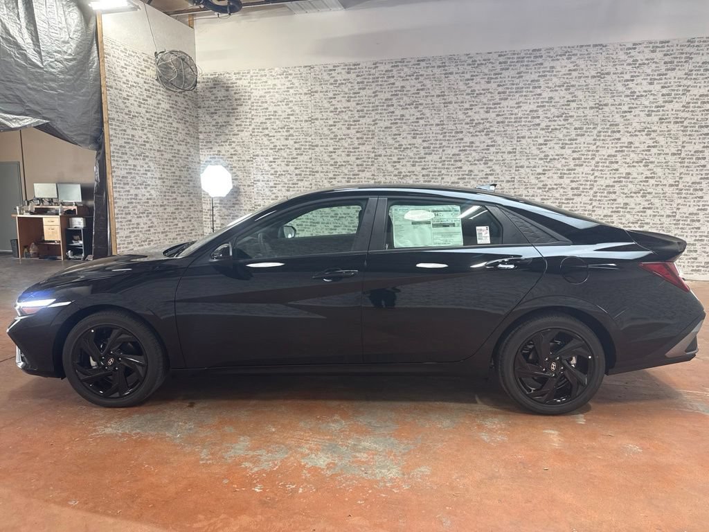 New 2026 Hyundai Elantra SEL Sport FWD image 4