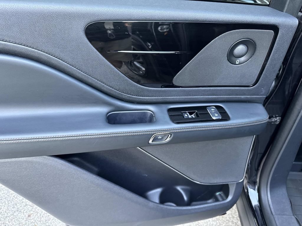 Used 2025 Lincoln Aviator Reserve w/ Illumination Package AWD/4WD image 12