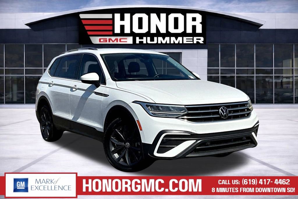 Used 2022 Volkswagen Tiguan SE FWD image 1