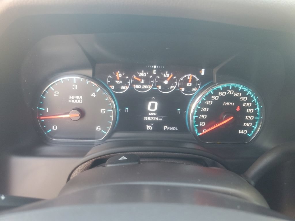 Used 2018 Chevrolet Suburban Premier RWD image 19