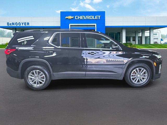 Used 2023 Chevrolet Traverse LT w/ Rear Camera Mirror Package AWD/4WD image 6