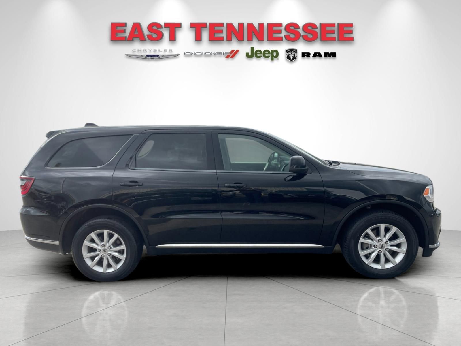 Used 2020 Dodge Durango SXT w/ 3rd Row Seating Group image 2