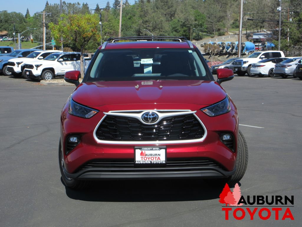New 2026 Toyota Highlander XLE image 18