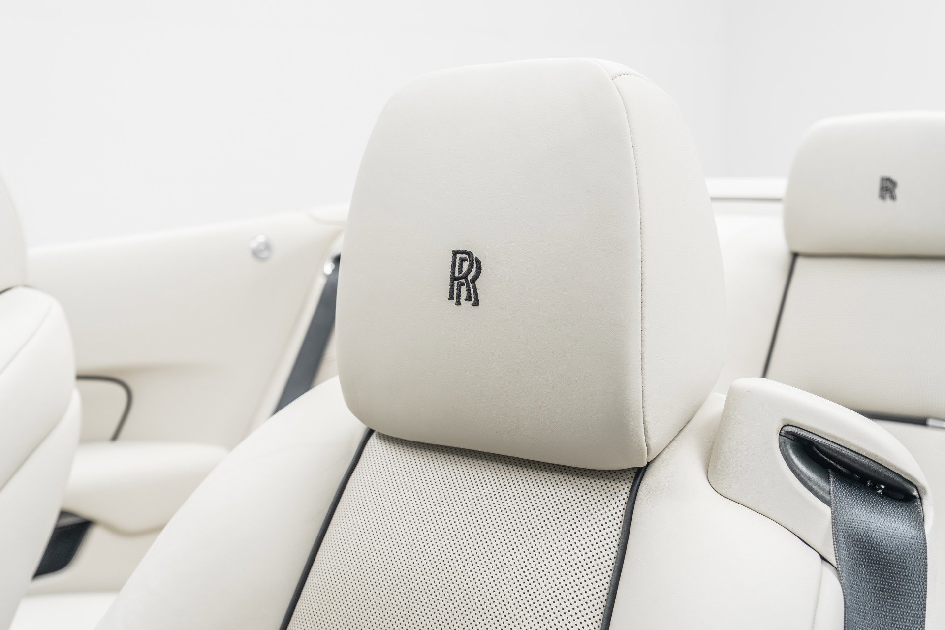 Used 2020 Rolls-Royce Dawn RWD image 25