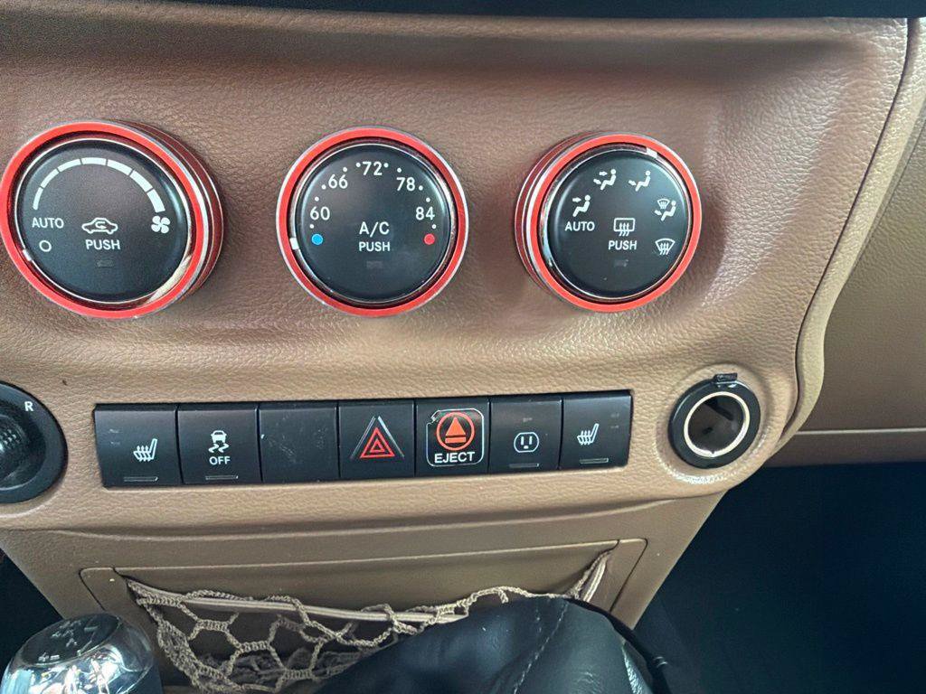 Used 2017 Jeep Wrangler Unlimited Sahara w/ Max Tow Package AWD/4WD image 40