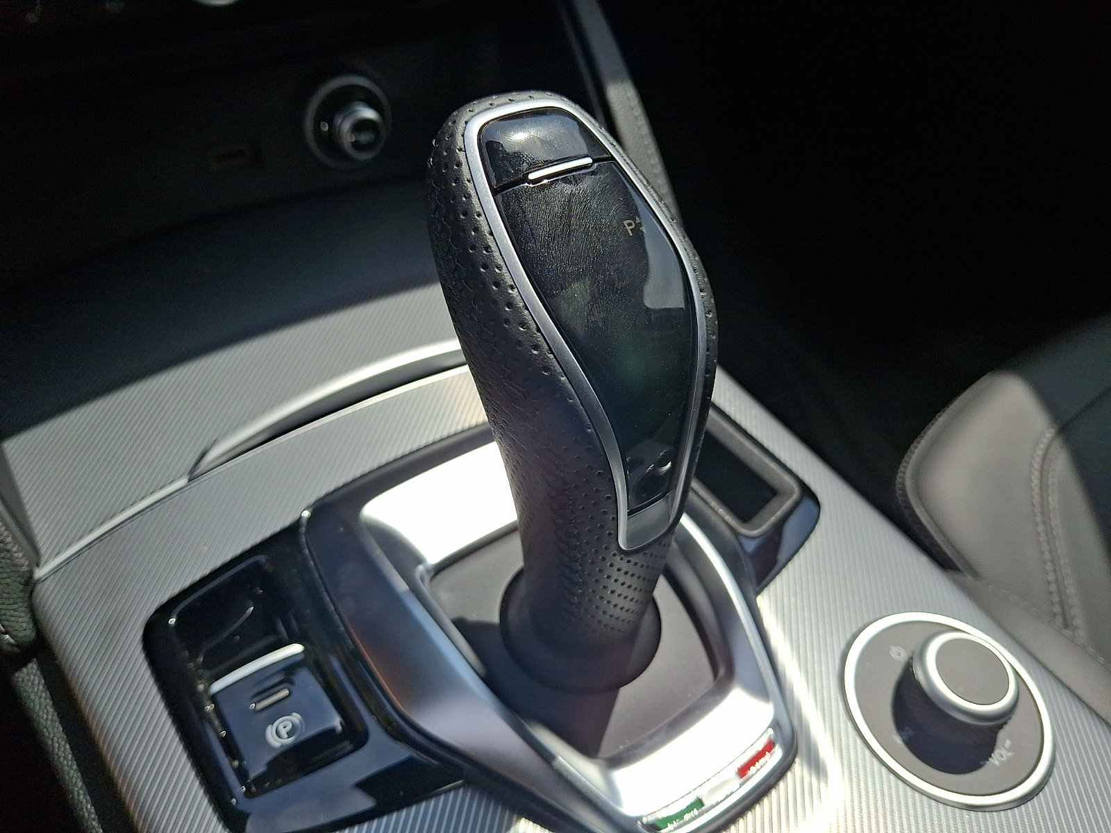 New 2025 Alfa Romeo Stelvio Sprint AWD/4WD image 12