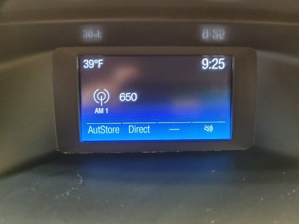 Used 2018 Ford Focus SE w/ SE Appearance Package FWD image 25
