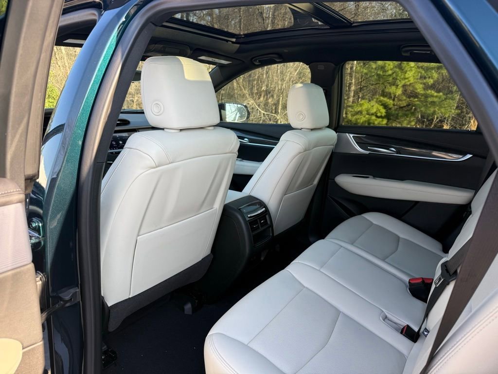 New 2026 Cadillac XT5 Sportv w/ LPO, Onyx Lite Package AWD/4WD image 23