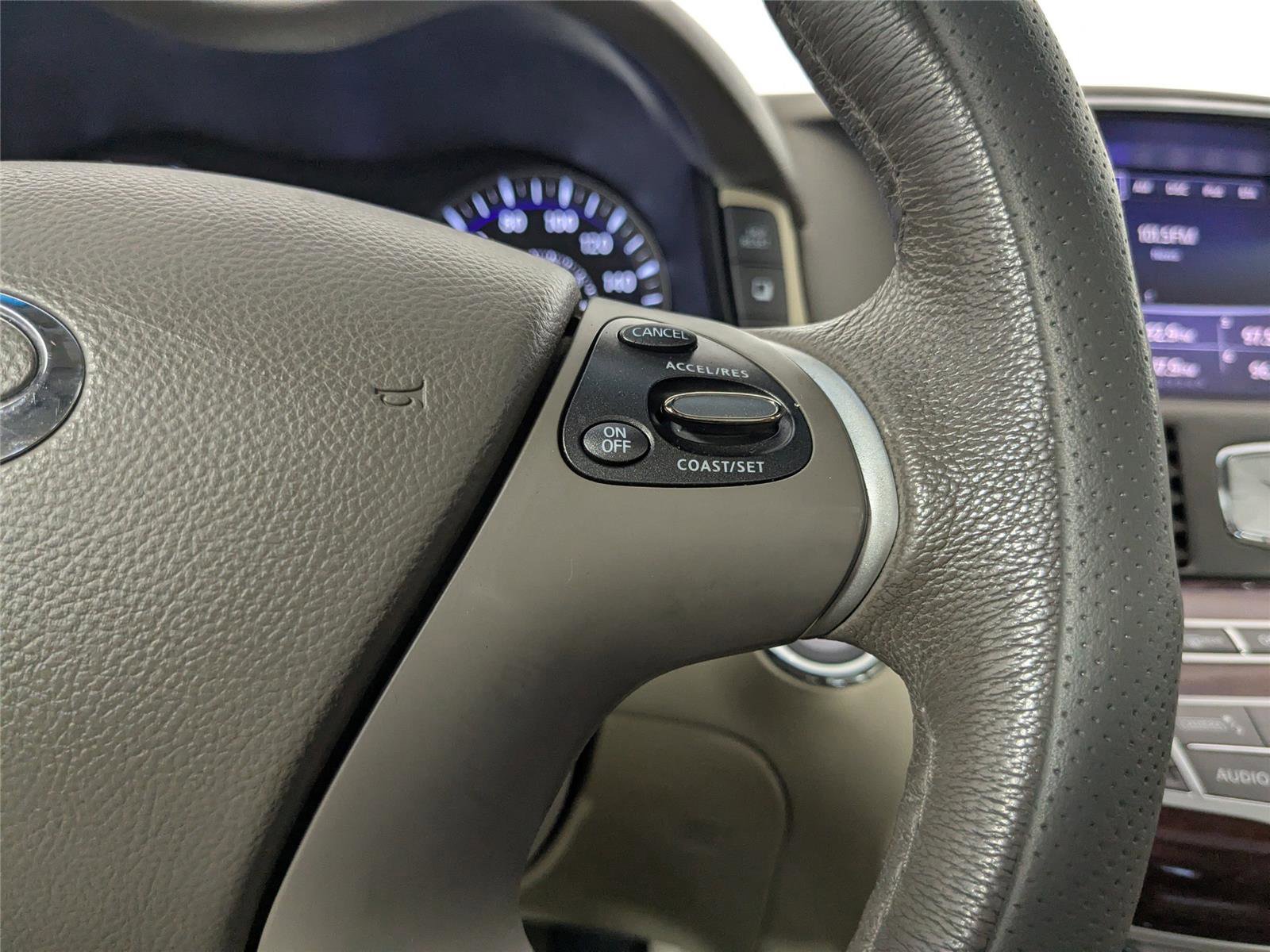 Used 2019 INFINITI Q70 L 3.7 image 16