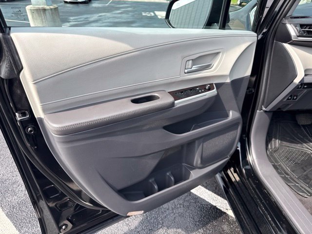 Used 2023 Toyota Sienna XLE FWD image 13