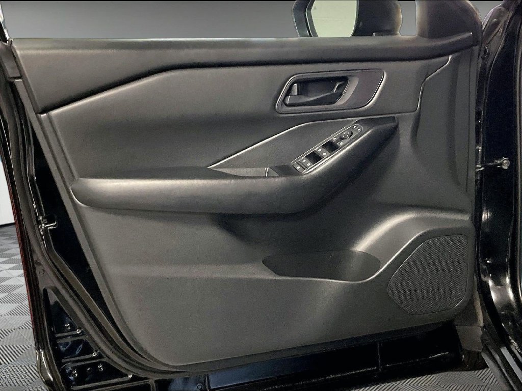 Certified 2024 Nissan Rogue S AWD/4WD image 9