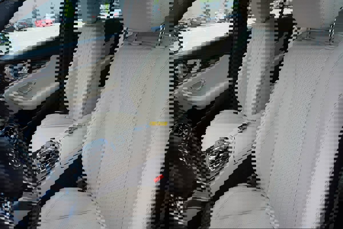 Used 2019 Mercedes-Benz E 300 image 28