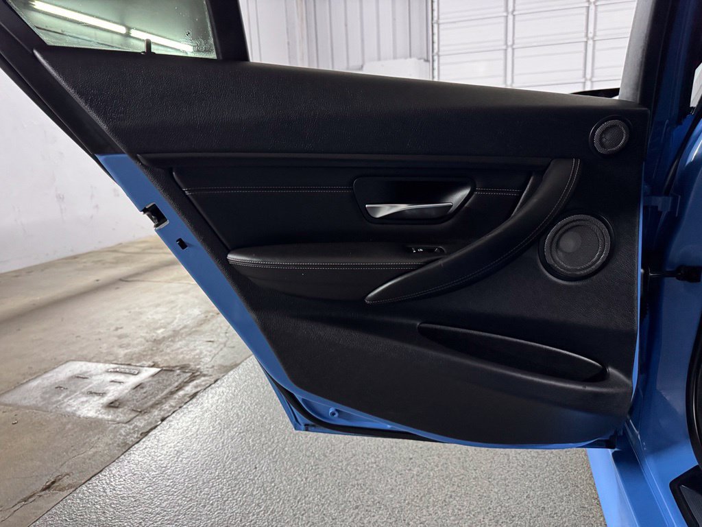 Used 2017 BMW M3 RWD image 40