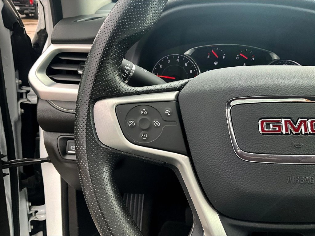 Used 2023 GMC Acadia SLE FWD image 13