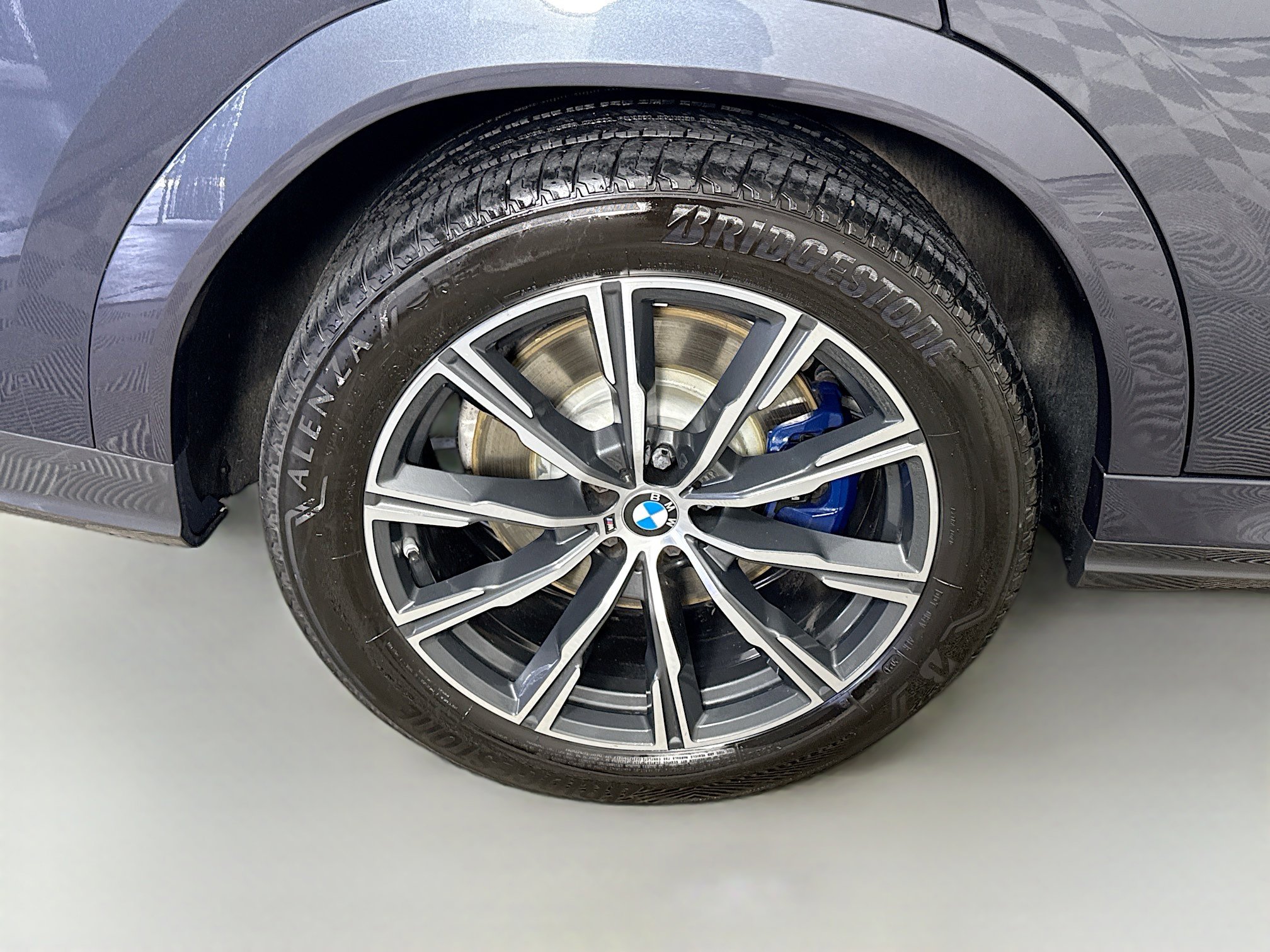 Used 2022 BMW X6 M50i w/ Dynamic Handling Package image 33
