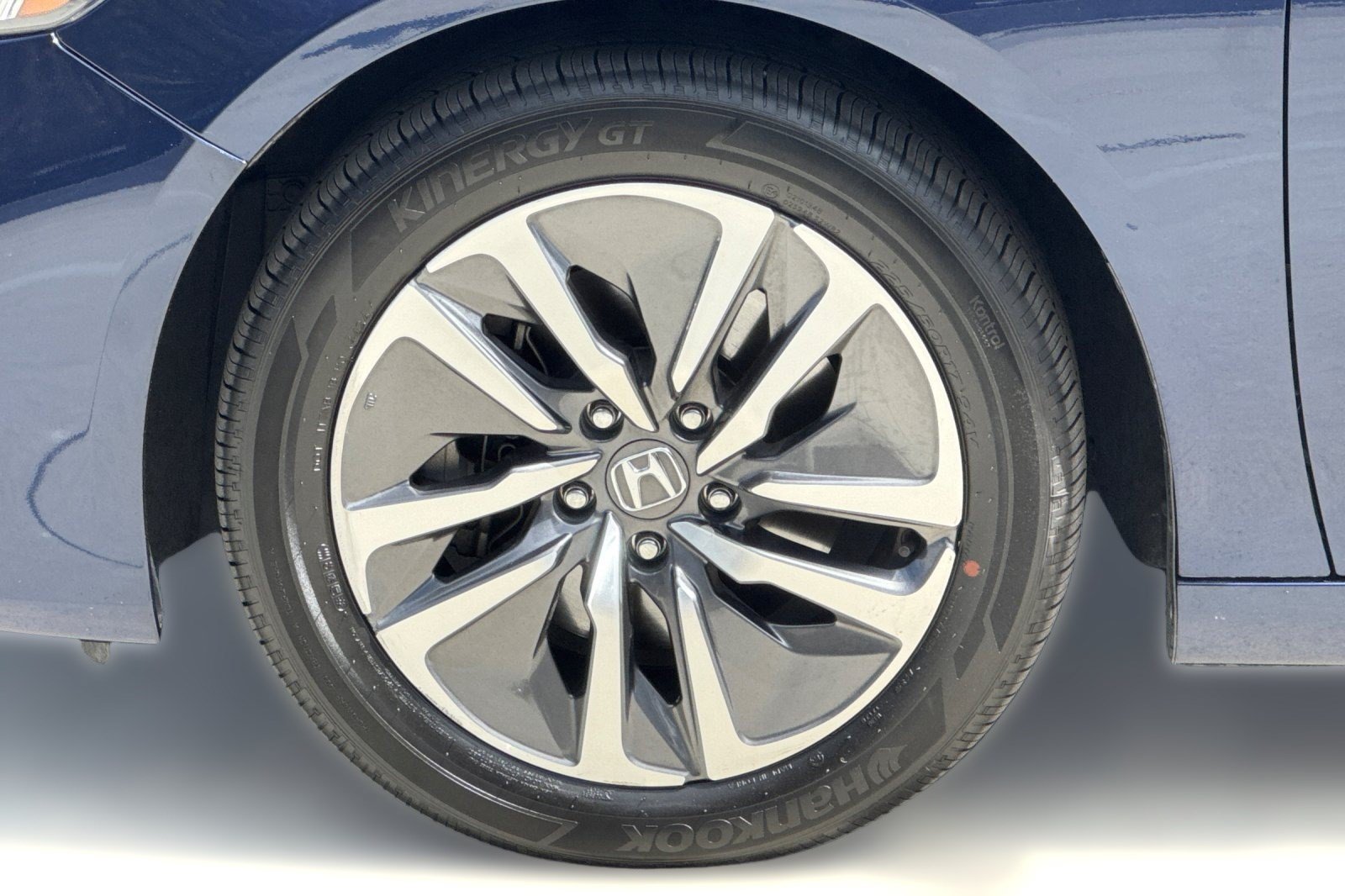 Used 2018 Honda Accord Hybrid image 12