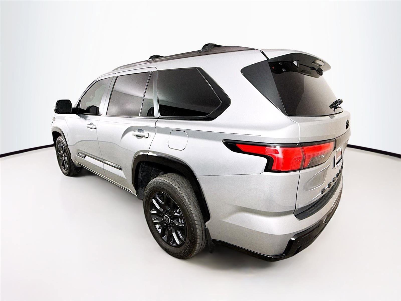 Used 2024 Toyota Sequoia Platinum image 11