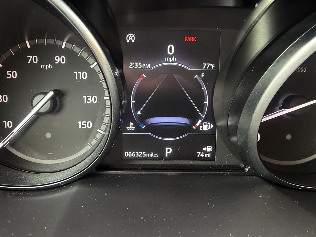 Used 2018 Land Rover Discovery Sport HSE AWD/4WD image 13