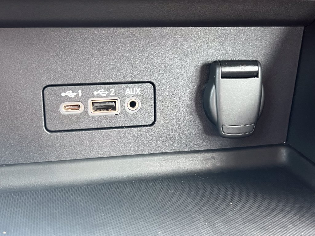 Used 2023 Nissan Sentra SV FWD image 30