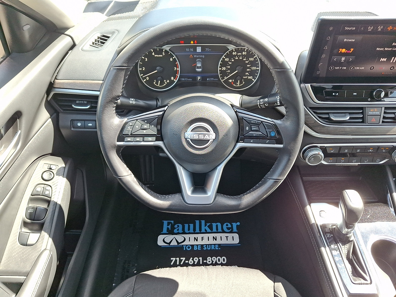 Used 2024 Nissan Altima 2.5 SV w/ SV Premium Package FWD image 2