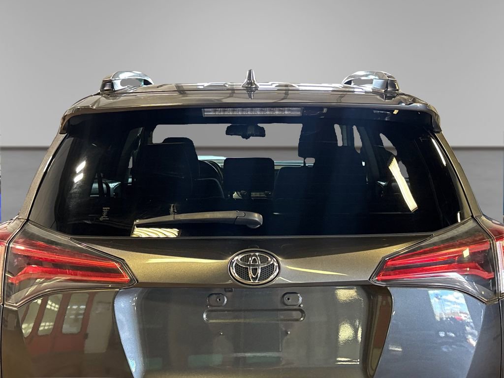 Used 2018 Toyota RAV4 XLE w/ Plus Extra Value Package image 17