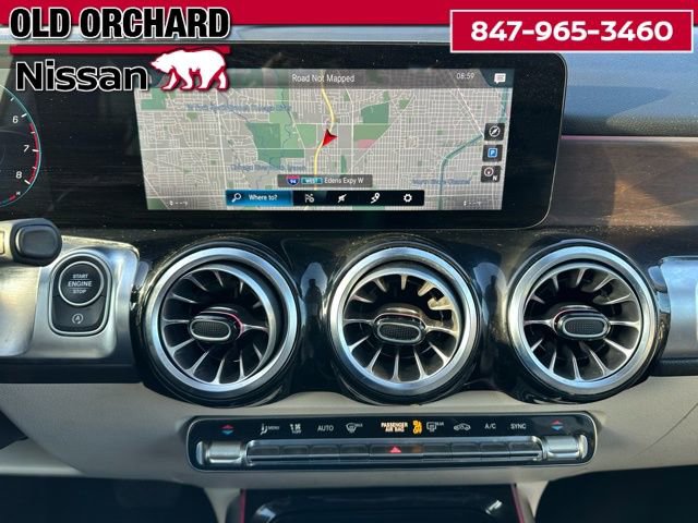 Used 2022 Mercedes-Benz GLB 250 4MATIC w/ Premium Package Lite image 17
