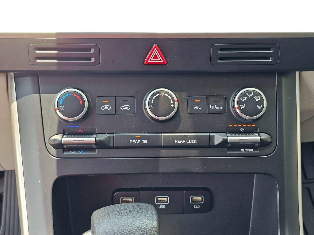 Certified 2023 Kia Carnival LX FWD image 29