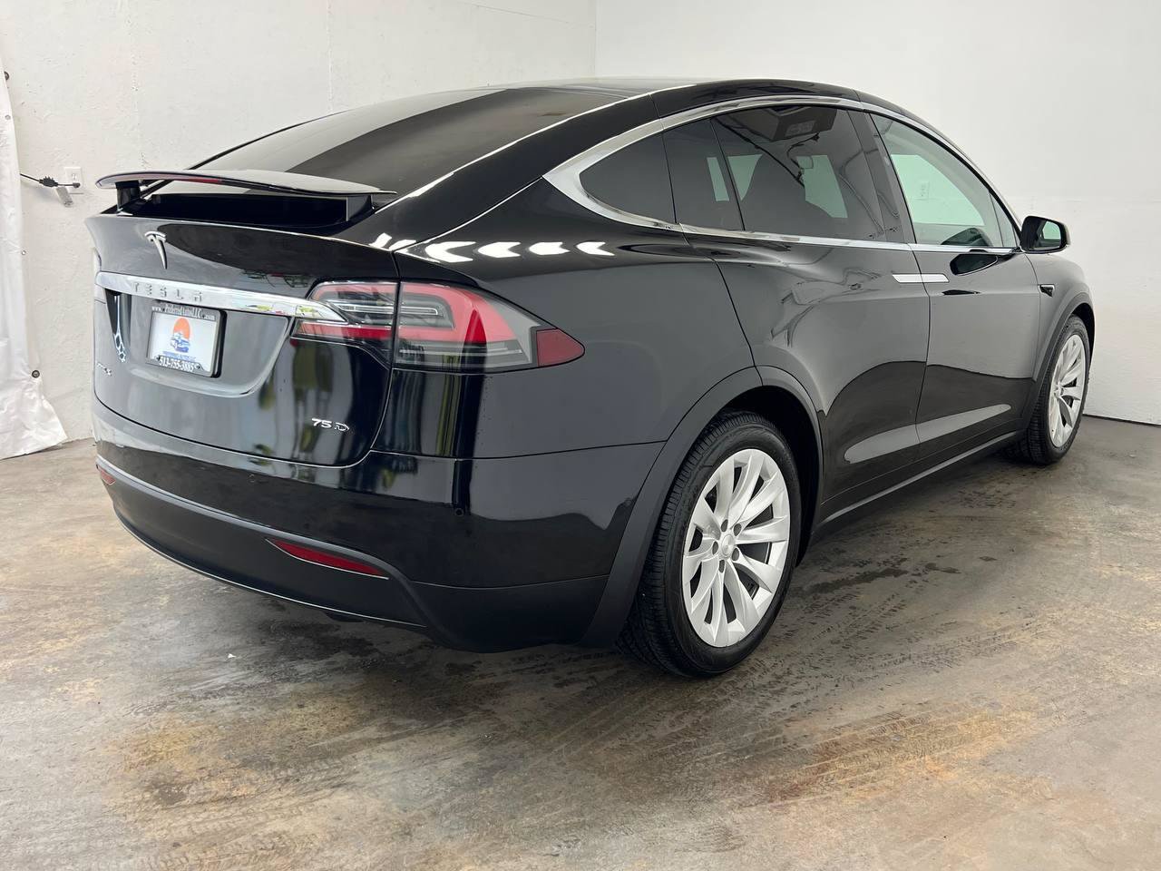 Used 2018 Tesla Model X 75D AWD/4WD image 4