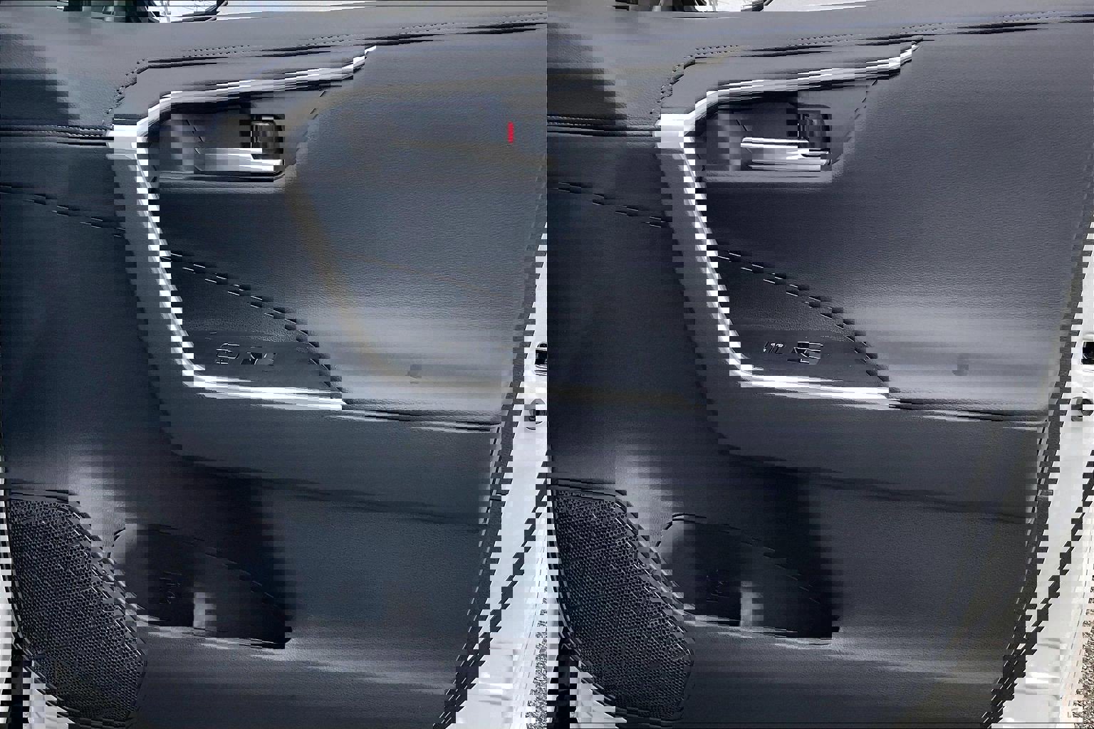 Used 2025 Toyota RAV4 XSE image 29