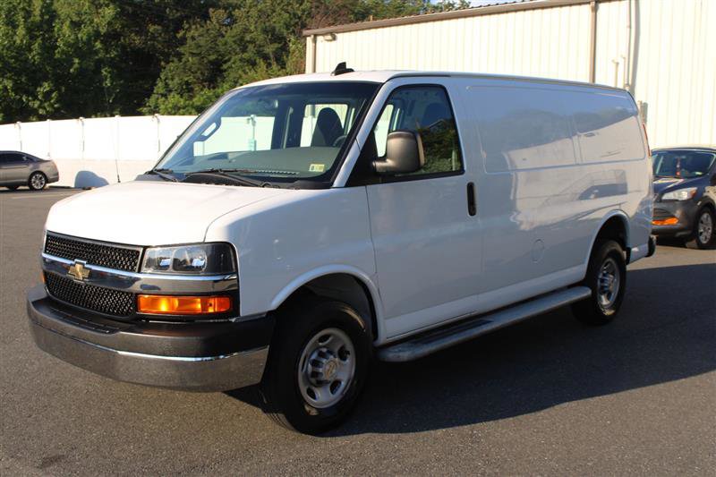 Used 2022 Chevrolet Express 2500 w/ Driver Convenience Package image 4