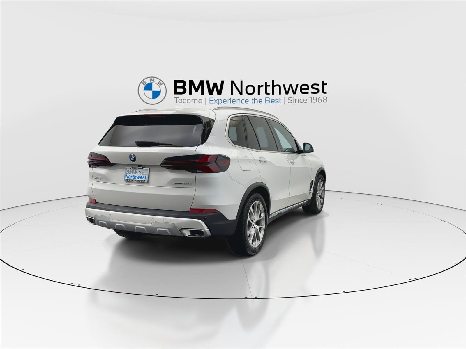 New 2026 BMW X5 xDrive50e w/ Climate Comfort Package AWD/4WD image 2