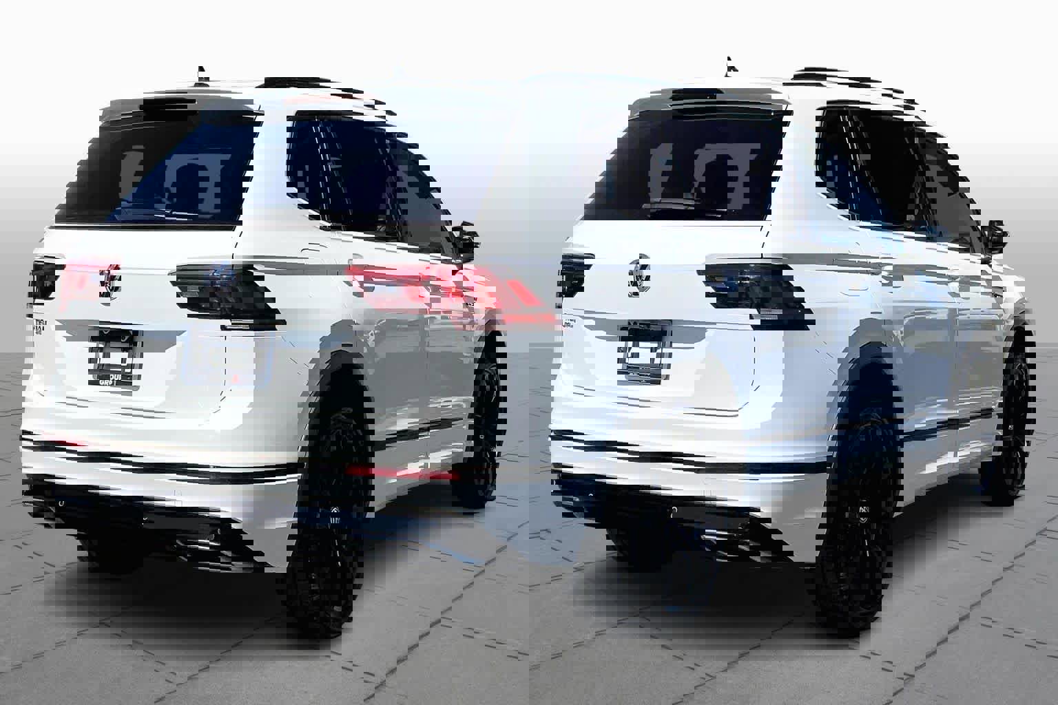 Used 2020 Volkswagen Tiguan SE R-Line image 13