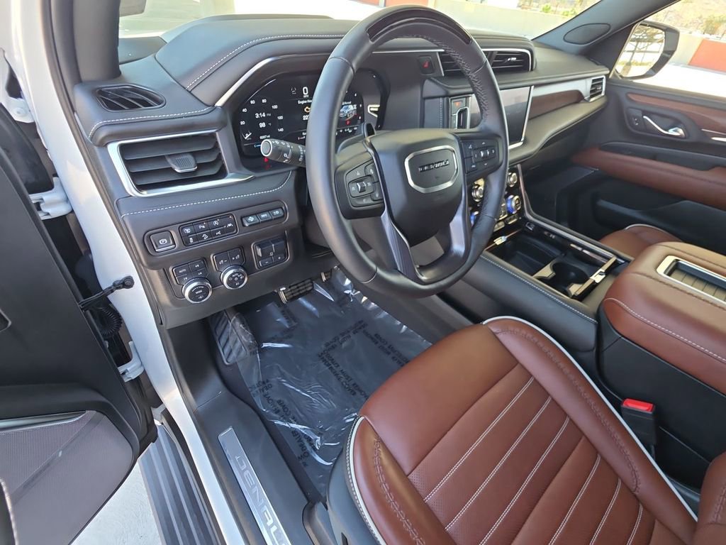 Used 2024 GMC Yukon Denali Ultimate image 10