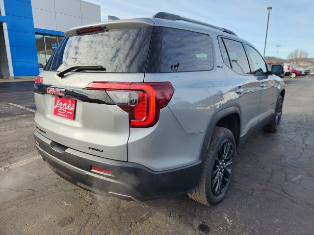 Used 2023 GMC Acadia SLE w/ Driver Convenience Package image 5