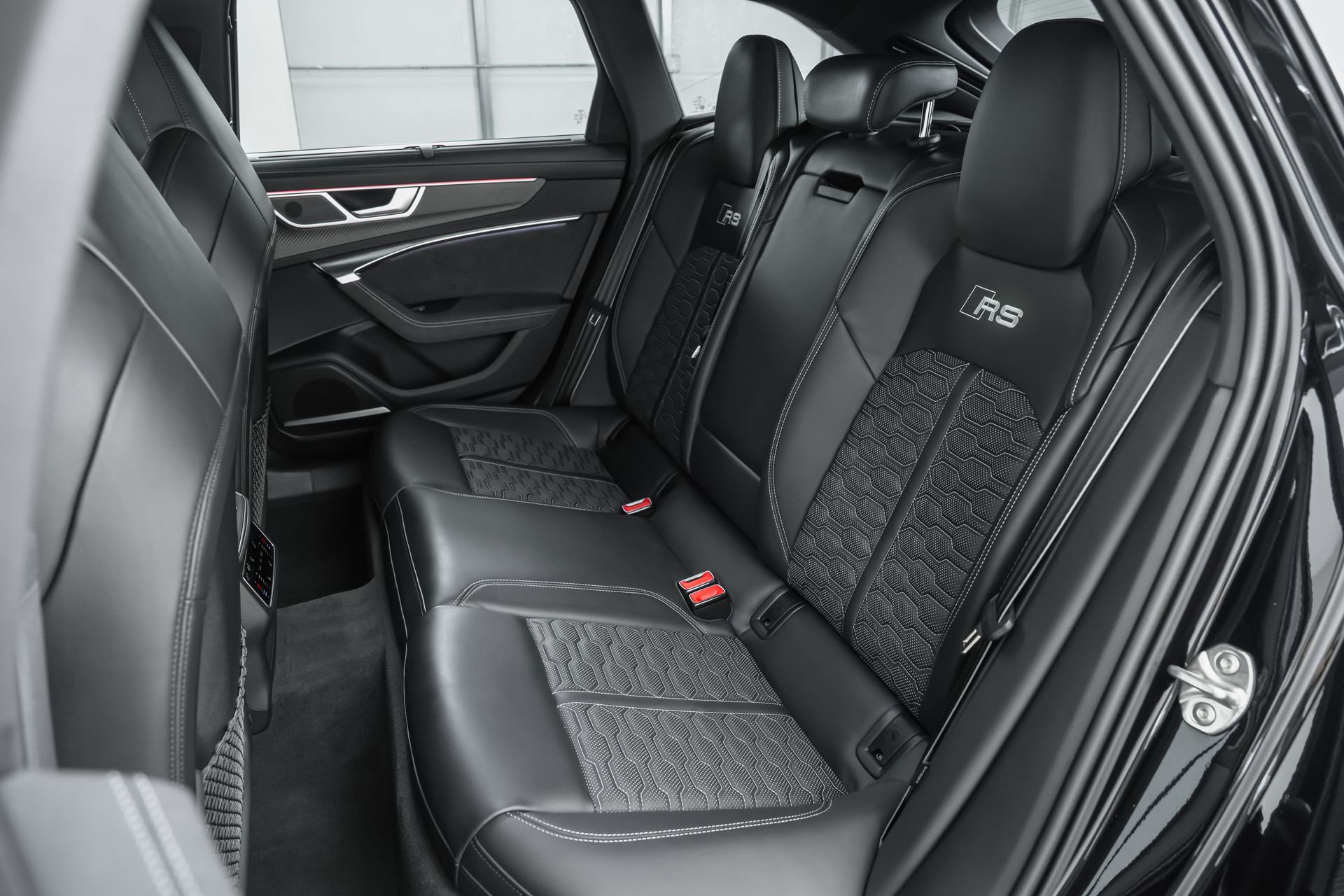 Used 2024 Audi RS 6 performance w/ Matte Carbon Package image 12