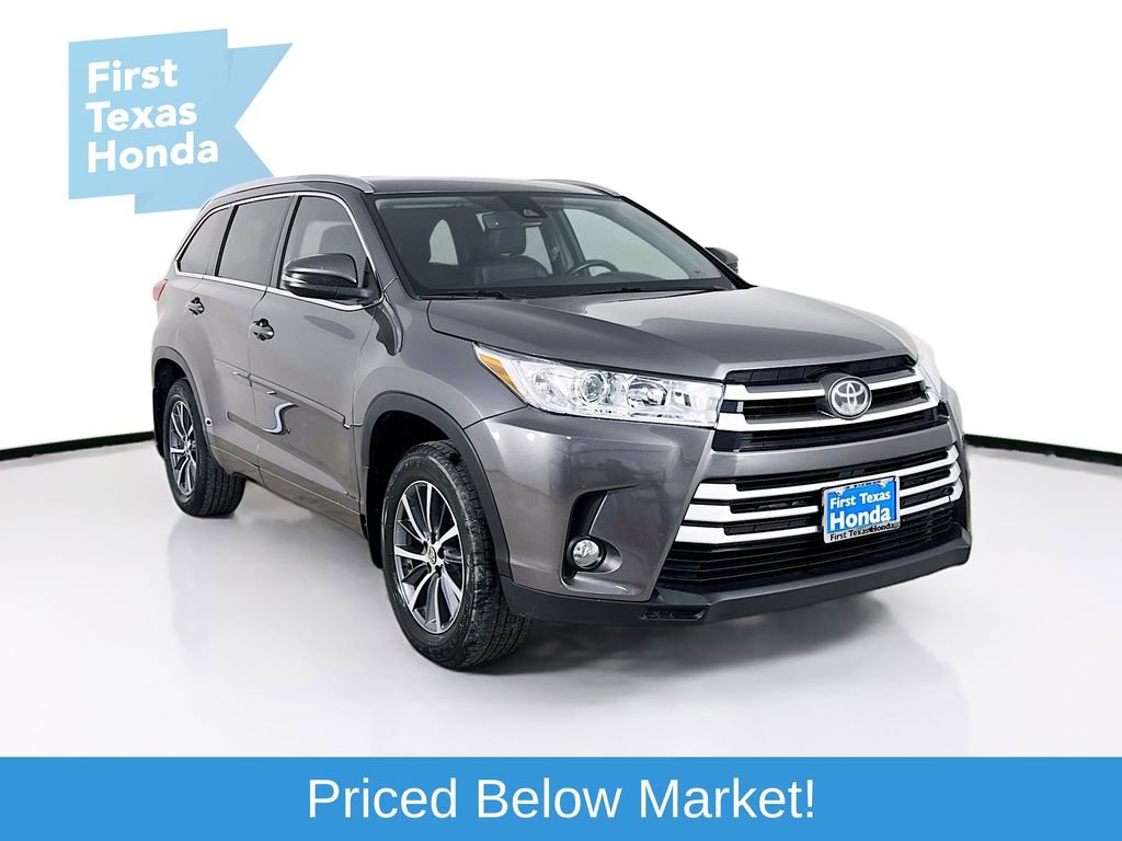 Used 2018 Toyota Highlander XLE AWD/4WD image 1