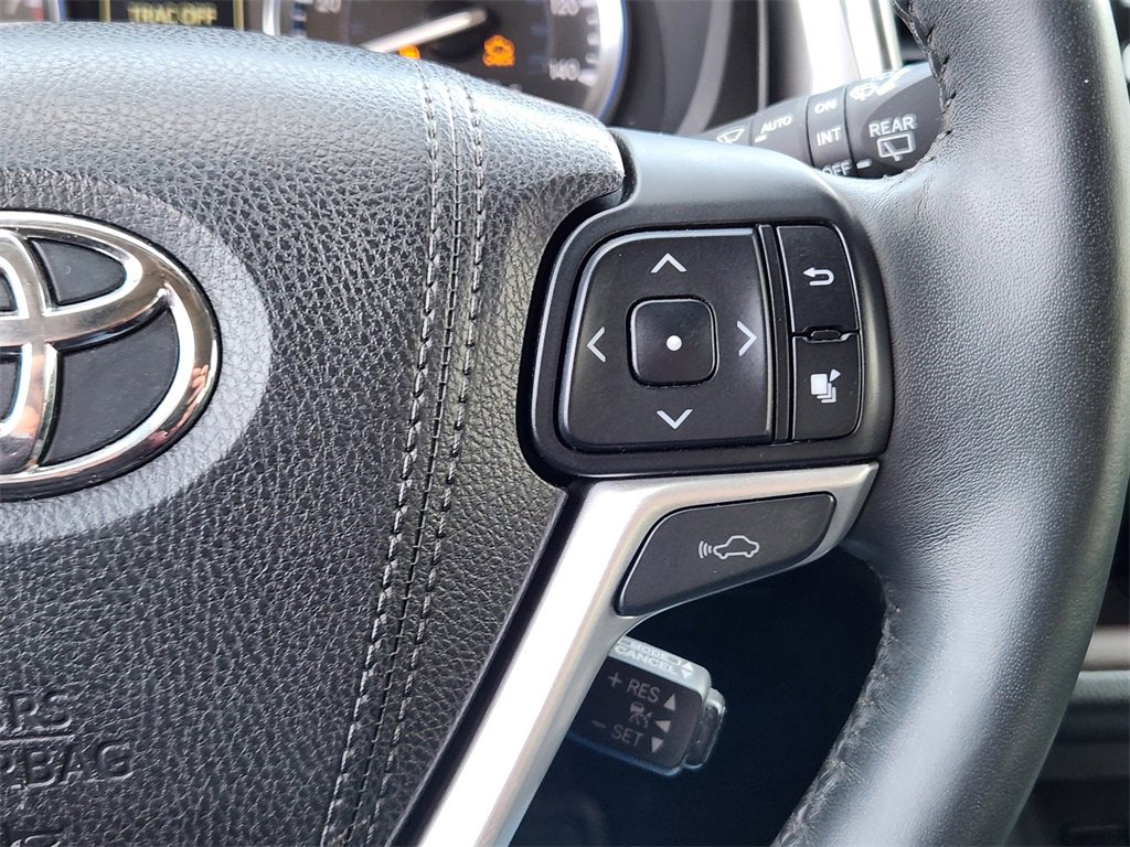 Used 2016 Toyota Highlander Limited Platinum image 19