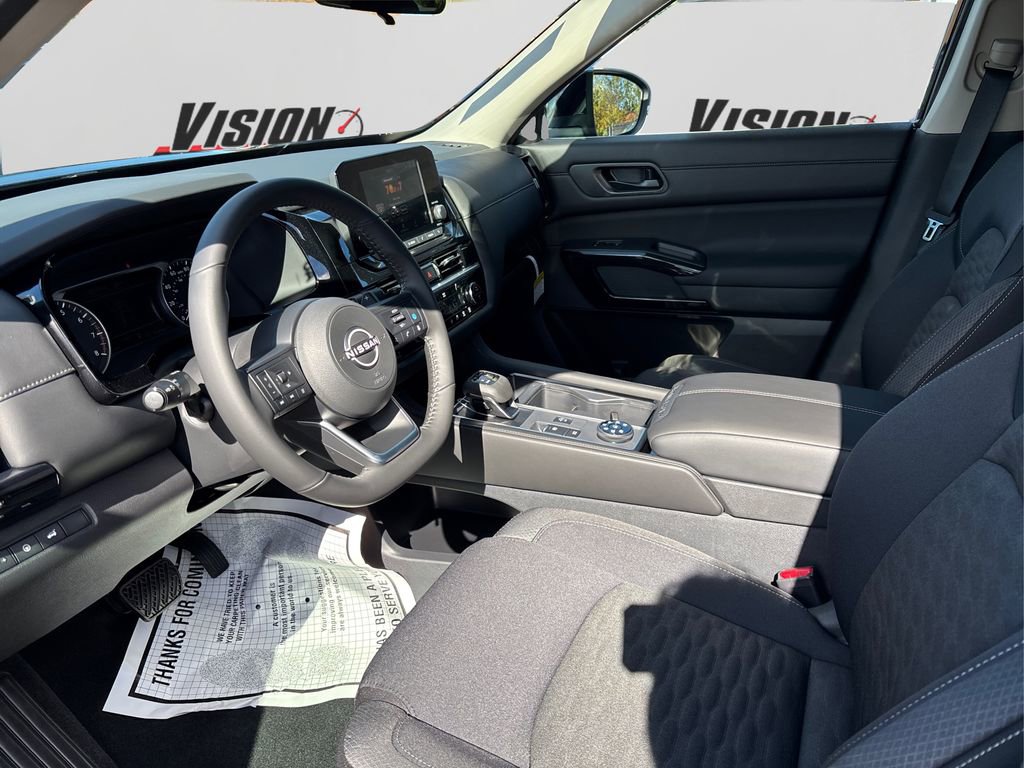 New 2025 Nissan Pathfinder SV w/ Black Appearance Package image 9