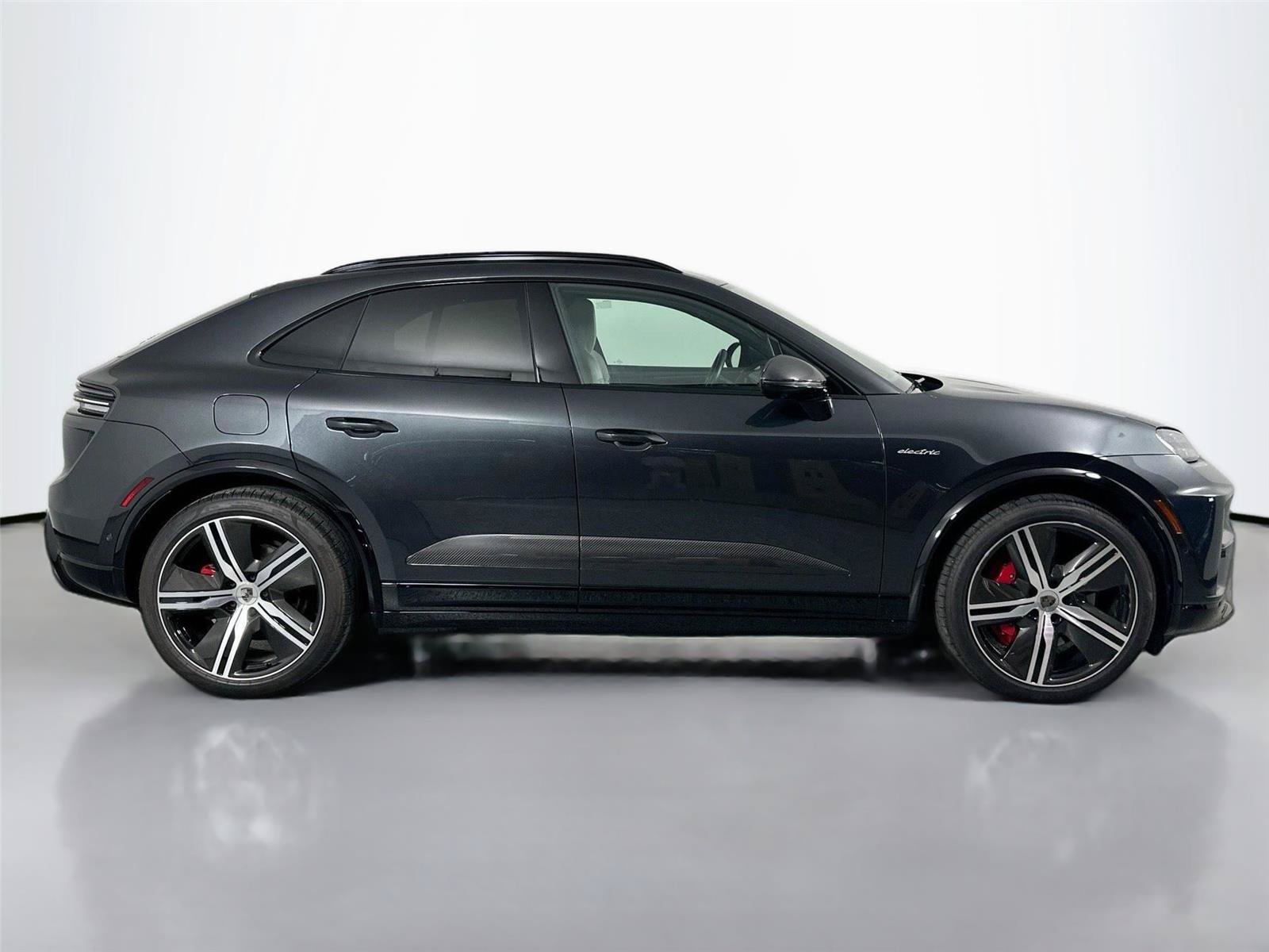 Certified 2024 Porsche Macan Turbo Electric AWD/4WD image 8