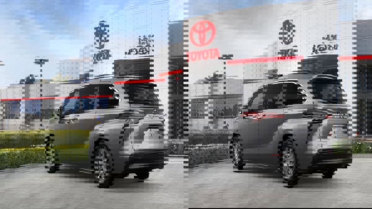 New 2026 Toyota Sienna XLE image 6