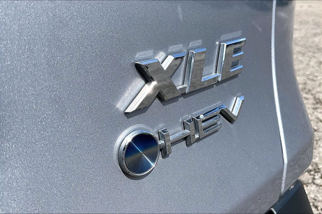 Used 2025 Toyota RAV4 XLE w/ Convenience Package AWD/4WD image 8