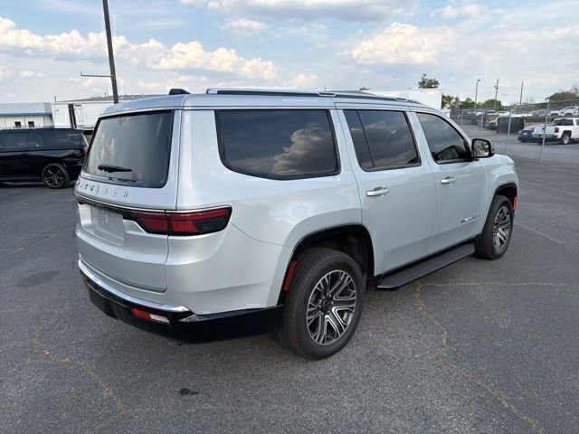 Used 2025 Jeep Wagoneer 4WD image 4