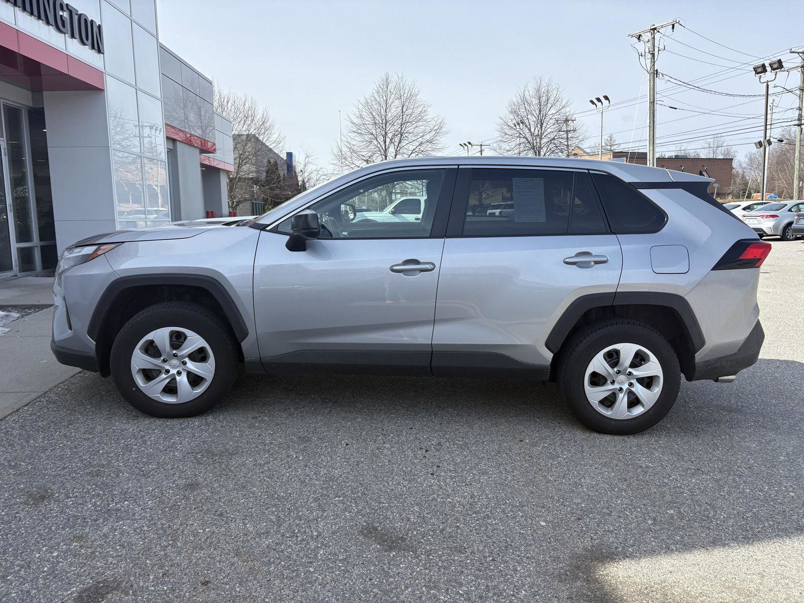 Used 2025 Toyota RAV4 LE image 4