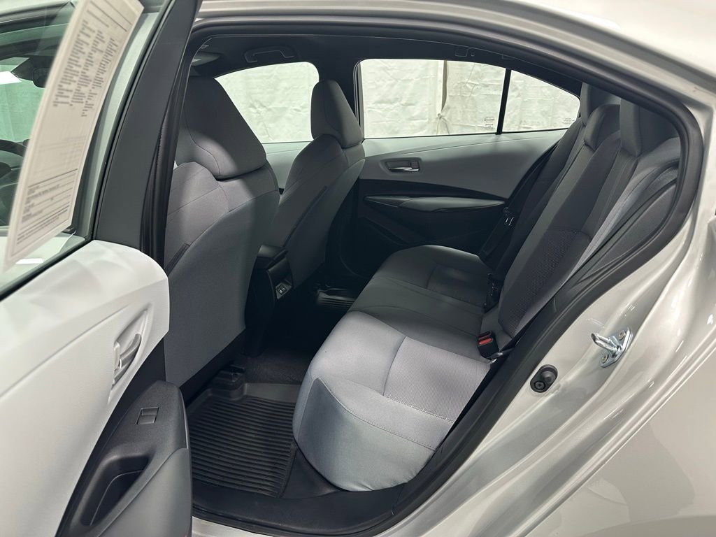 Used 2025 Toyota Corolla SE image 42